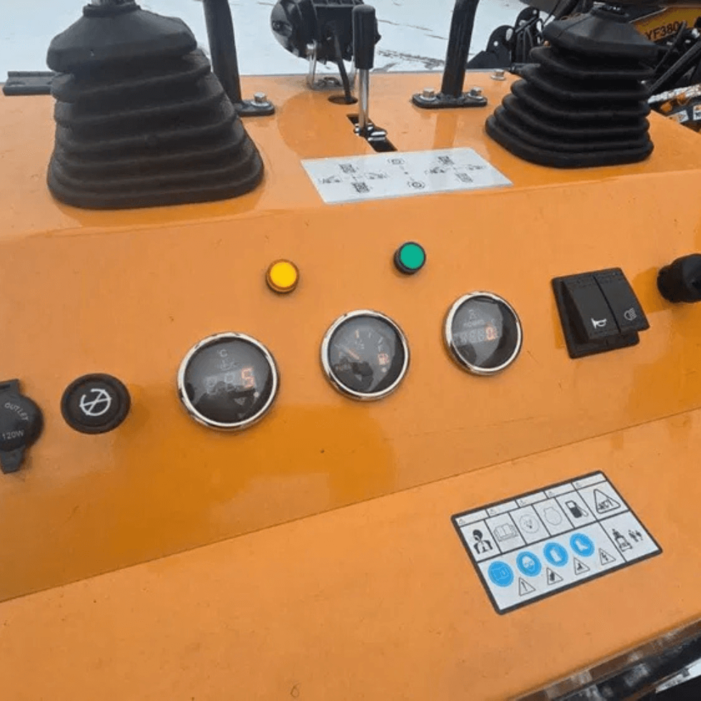 Miniładowarka gąsienicowa INFRONT YF380 - obrazek 7